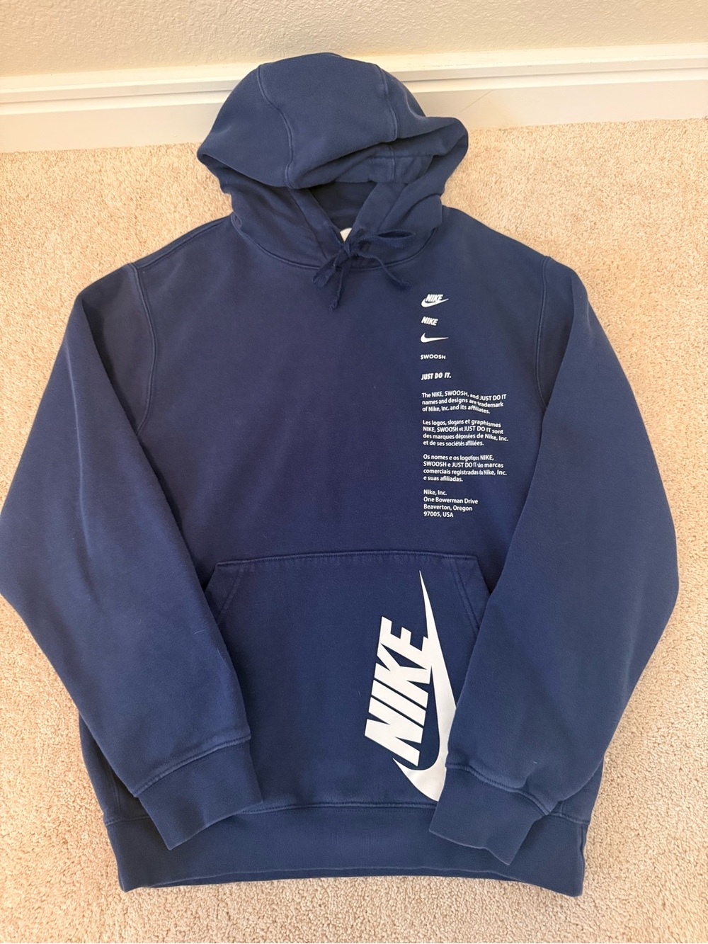 Nike Men’s Navy Blue Graphic Pullover Hoodie